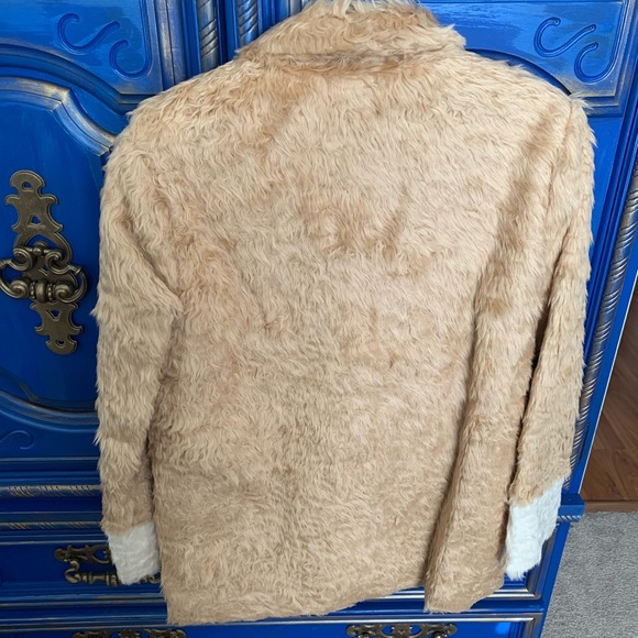 New! Mural Faux Fur Soft Plush Jacket Sz Medium - Picture 3 of 4
